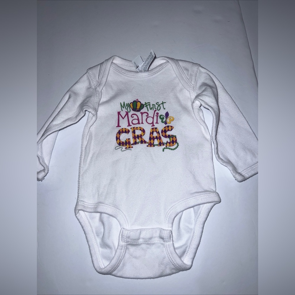 Rabbit Skins BoDYsuit size 6m. white my first Mardi Gras
